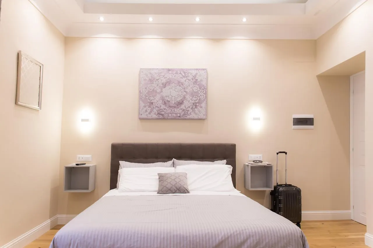 Pensión Nazionale Palace Suites Roma
