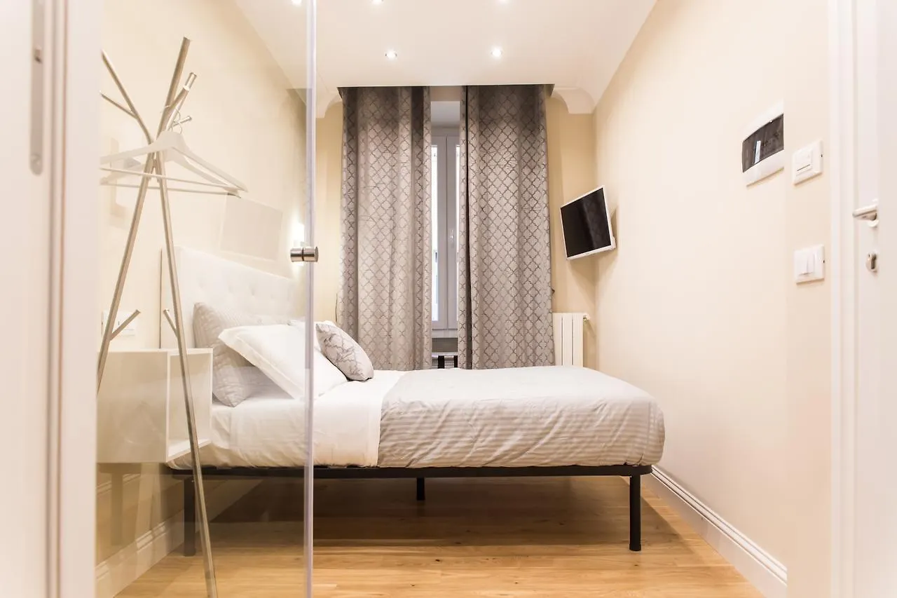 ** Pensión Nazionale Palace Suites Roma Italia