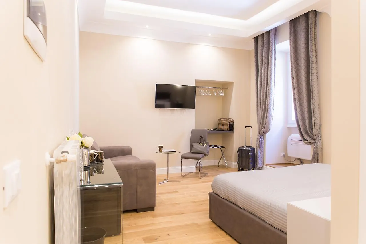 ** Pensión Nazionale Palace Suites Roma Italia
